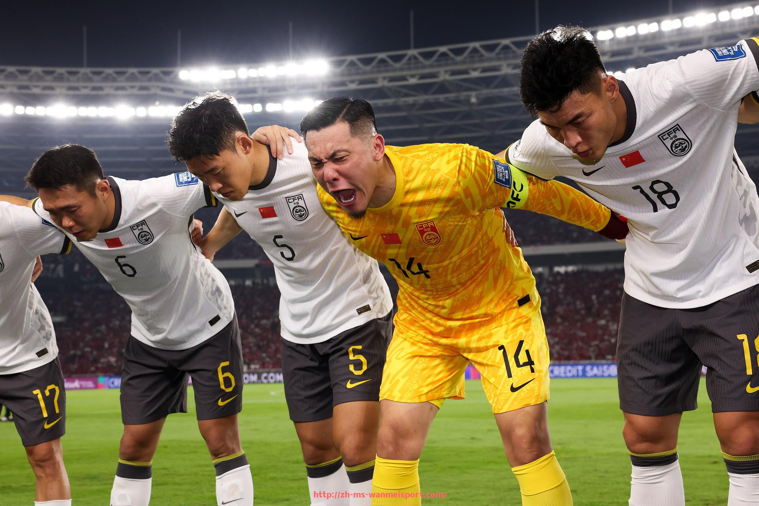 完美体育app-英超顶级球员公开出柜的真实故事及影响分析